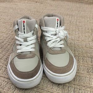 Airwalk Kids Sneakers - Tan and White
